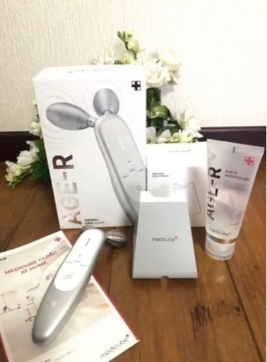 美品♪medicubeメディキューブ AGE-R DEVICE   EMS美顔器