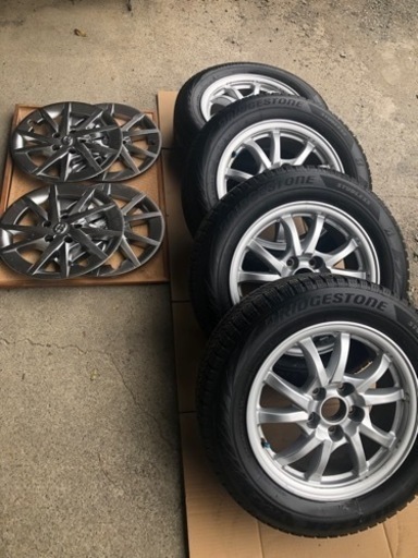 ブリザックVRX2 205/60R16 PCD114.3 5穴4本付