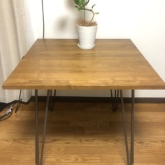 木製テーブル　ダイニングテーブル　デスク　天然木