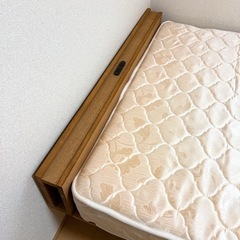 セミダブルベッド　フレーム+ポケットコイルマットレスの画像