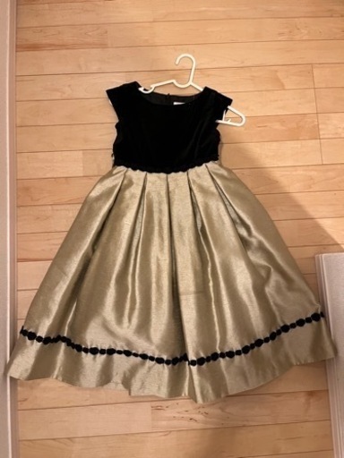 高級フォーマルドレス　上品なゴールドカラーのドレス　卒園式　発表会　入学式