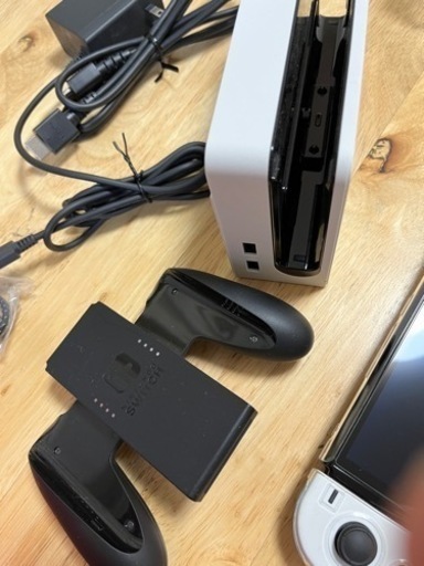 Nintendo Switch(有機ELモデル) Joy-Con(L)/(R) ホワイト  ソフト付き