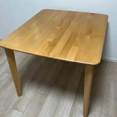 ニトリ　ダイニングテーブル