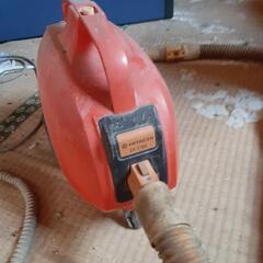 まとめて2台HITACHI CV-7700　EARTHMAN 粉塵フィルター付き乾湿両用の画像