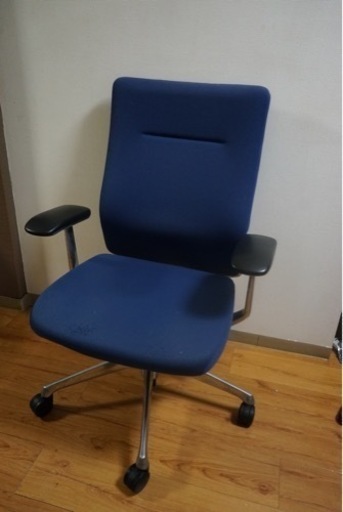 オカムラ　コーラルチェア