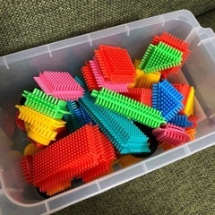 ペタペタブロック　60pcs コンテナケース付きの画像