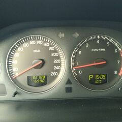 VOLVO V70 T-5 SB後期型 ☆希少 左ハンドル ディーラー車 5AT 黒レザーシート 乗って帰れます！の画像
