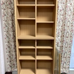 本棚　スライド式のガラス戸