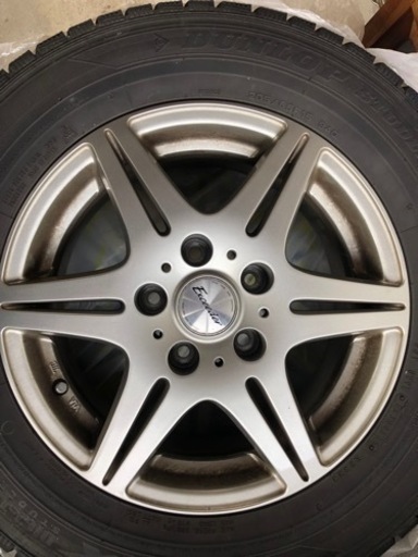 DUNROP スタッドレスタイヤとホットスタッフホイール　4本1万円