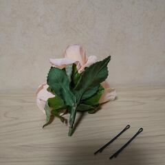 花のブローチ パステル ピンクの画像