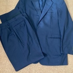 FARAGOのスーツ差し上げます！