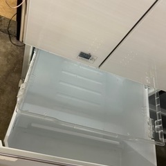 万代店　メ　大容量 605L 6ドア 両開き 冷蔵庫 2015年製 TOSHIBA 白の画像