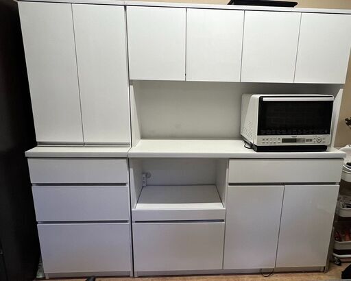 （交渉中）大型白色食器棚　［引き取りに来れる方のみ］