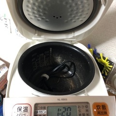 炊飯器　包丁立て　掃除機の画像
