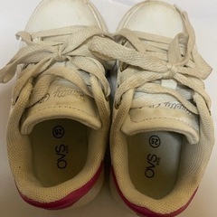 子供スニーカーの画像