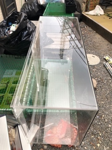 訳あり水槽　アクリル1200✖️600✖️450 クラックあり