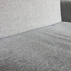 ● 小さめサイズの2人掛けソファー、幅120センチ、ロータイプ、グレーの画像