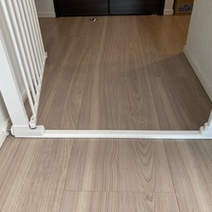 【ベビーゲート 白 バリアフリータイプ」の画像