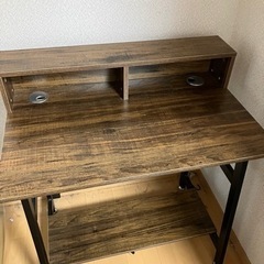 パソコンデスクの画像