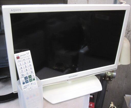 3か月間保証☆配達有り！8000円(税別）シャープ 19型 液晶テレビ ホワイト リモコン有り 2014年製