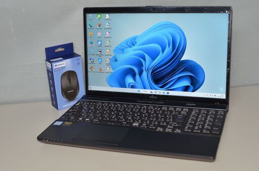 最新Windows11+office 富士通 WA3/B3 高性能 i7-8550U/メモリ8GB/SSD256GB+HDD1TB/15.6インチ/WEBカメラ/無線内蔵/DVDマルチ/便利なソフト