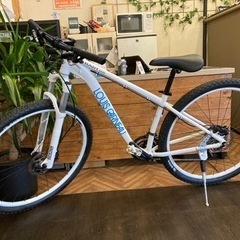 【前後タイヤ・チューブ新品！ルイガノ】3×9速　ディスクブレーキ　29インチマウンテンバイク　ホワイトの画像