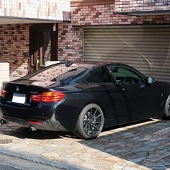 検査5年4月435i Mスポーツ 3000ccターボ/VOSSEN19インチ/ワンオフマフラー/LEDヘッドライト/黒革/M4ステアリング/HDDナビ/地デジ/BT音楽/ETCの画像