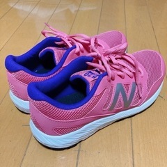 ニューバランス　570 スニーカー　24センチの画像