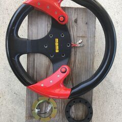 MOMO ステアリング スパイダー 赤 最終値下げ