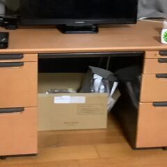 オフィスデスク（幅140cm×奥行き70cm×高さ70cm）