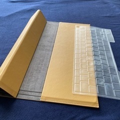 Macbook ケースとキーボードカバーの画像