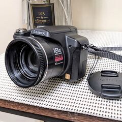 中古コンパクトデジタルカメラ（一眼レフタイプ）売ります！の画像