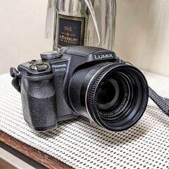 中古コンパクトデジタルカメラ（一眼レフタイプ）売ります！の画像