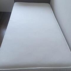 無印良品 シングルベッド ウォールナット材　ヘッドボード付の画像
