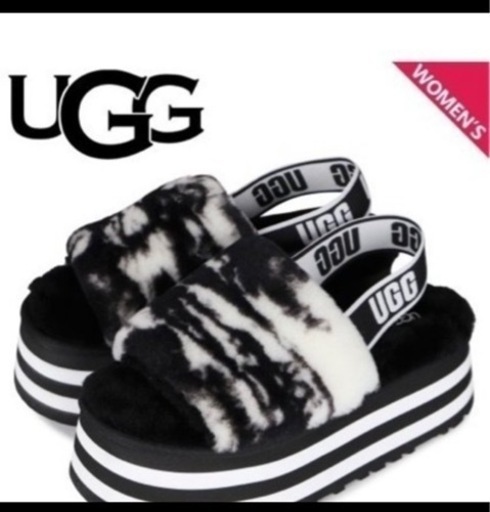 UGGアグ　厚底サンダル