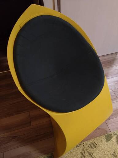 組み立て椅子　Flux Chair　黄色