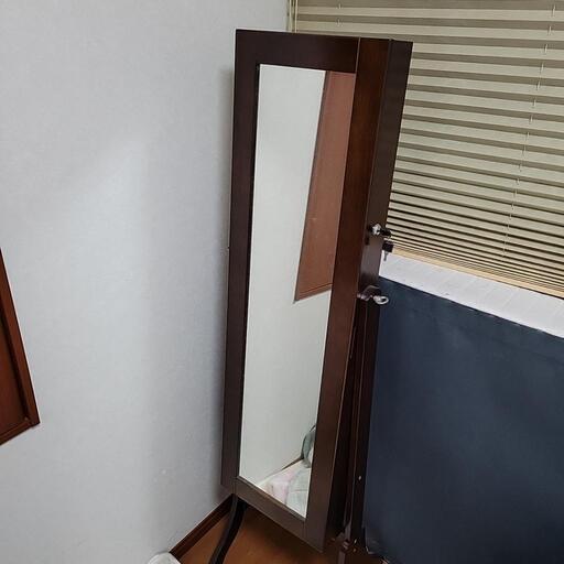 お洒落な姿鏡