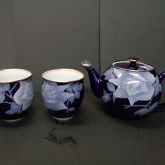 美品　未使用品　二人用 茶器セット（ポット１／湯呑2）　有田焼の...
