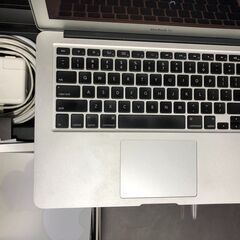 「MacBook Air 13インチ Mid 2011 MC966J/A」MacOS(Catalina)＆Office2019とWin10 Home＆Office2010もインストール済で選択起動可能 / 小型軽量薄型モバイルノートPC / 高性能Core i7 / SSD-256GB / メモリーは４GB / Webカメラ / Bluetooth / 無線LAN / バッテリー使用可 / 箱入中古美品の画像