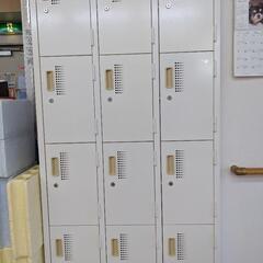 ceha 12人用ロッカー