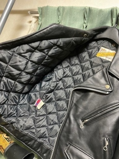 受け渡し待ち　Schott 革ジャン　
