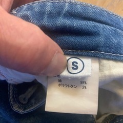 ダメージジーンズの画像