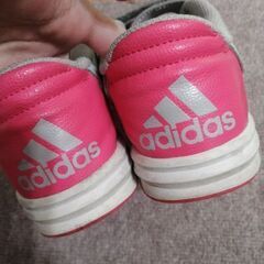 美品♪adidasスニーカー23cmアディダスの画像