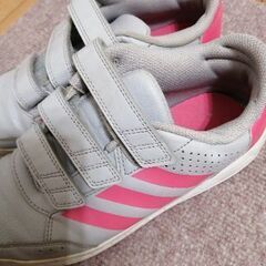 美品♪adidasスニーカー23cmアディダスの画像