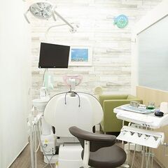 歯科受付★未経験歓迎★社保厚生年金完備★昇給・賞与あり★完全週休2日制の画像