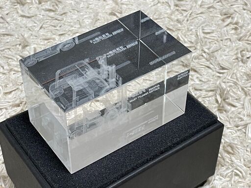コレクターズアイテム。コマツ重機 ミニチュア (非売品)7点セット+3Dクリスタル（内部立体彫刻）1点　手渡しで譲渡します