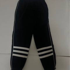【人気商品
】アディダス　スウェットsの画像