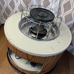 ⭐︎レトロストーブ 丸型 CORONA 台付き 希少カラー L2の画像