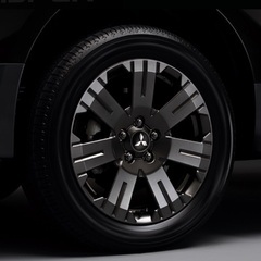 デリカD5 ジャスパー　タイヤ　新車外し