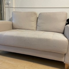 2人がけの大きめソファ あげますの画像